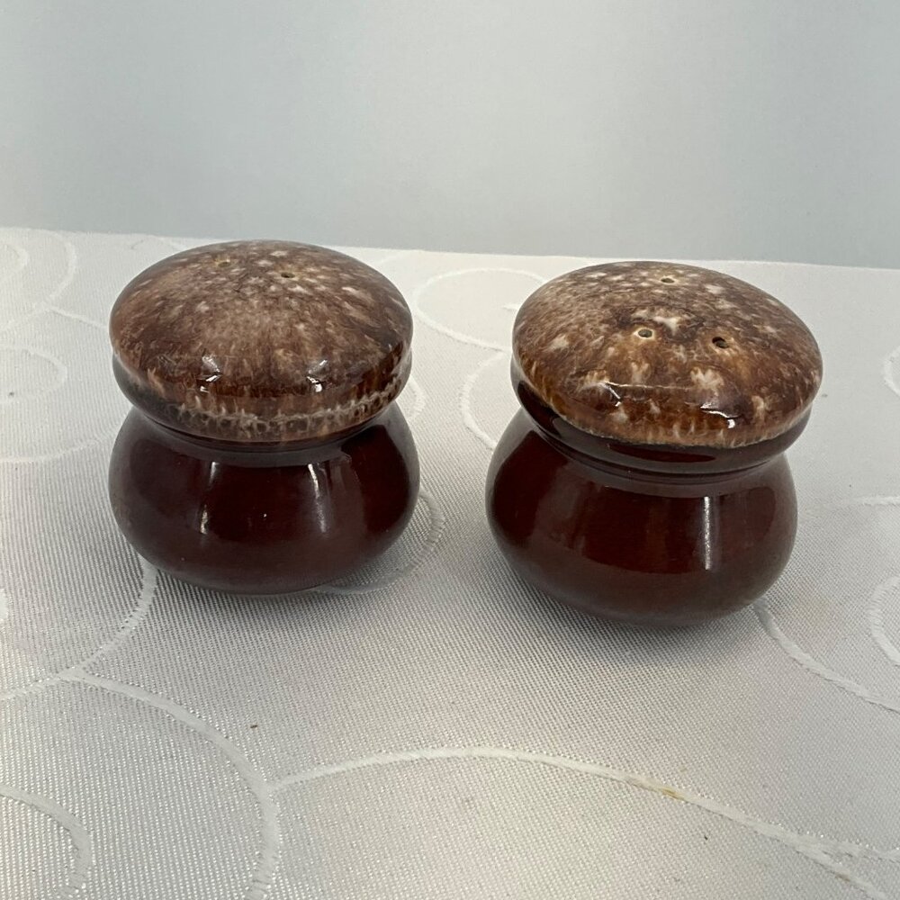 Vintage Ceramic Mushroom-Shaped Salt & Pepper Shakers Brown‎ & Tan Glaze
